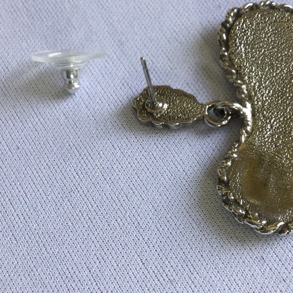 Vintage Enchanting Heart Dangles - Picture 2 of 4